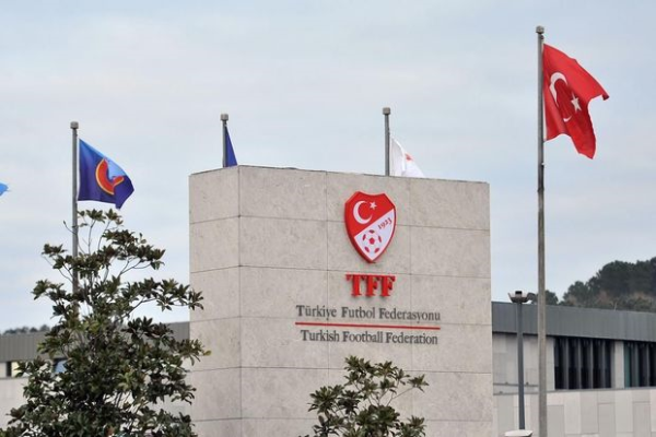 Türkiyə Futbol Federasiyasının binasına silahlı hücum olub